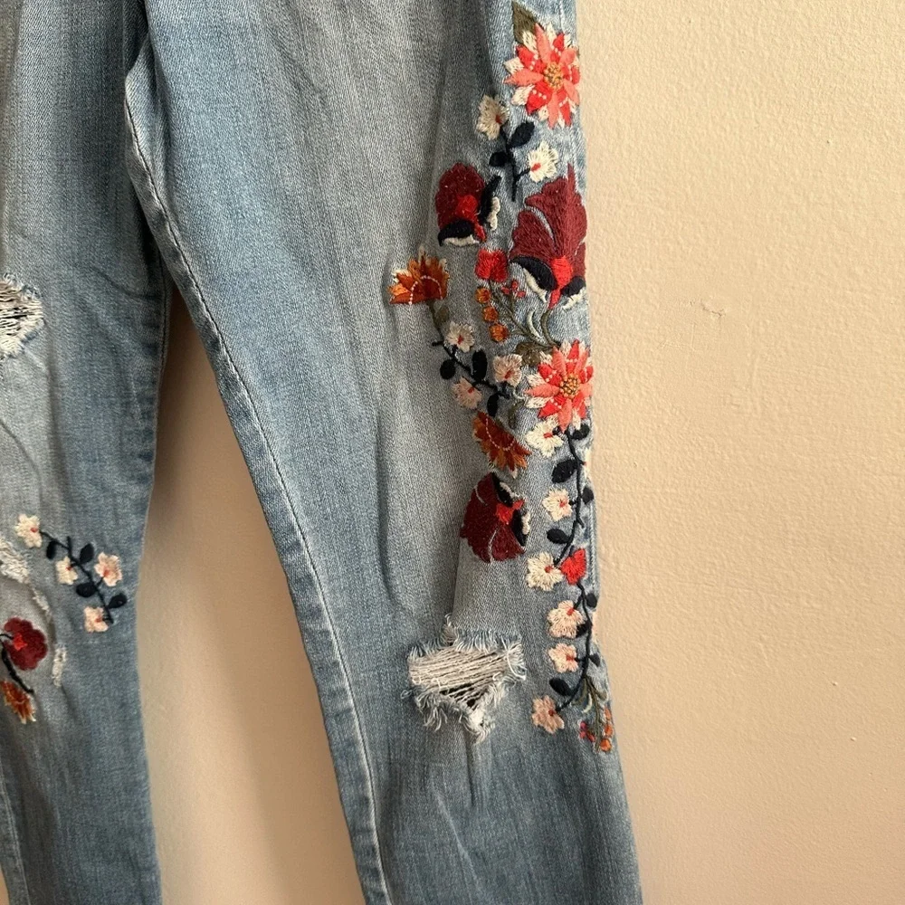 Abercrombie & Fitch Light Blue Embroidered Skinny Jeans